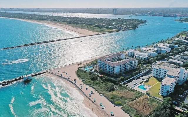 Singer Island Inn