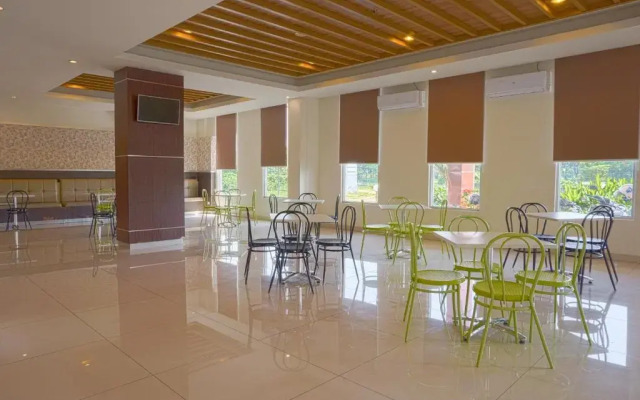 RedDoorz Plus Near Trans Studio Mall