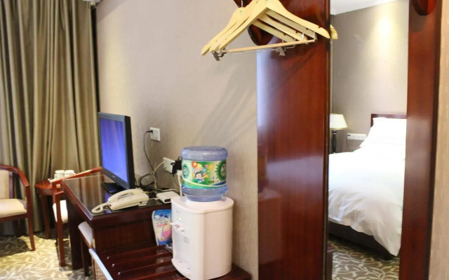 Greentree Inn
