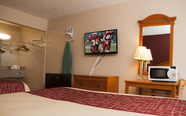 Red Roof Inn & Suites Jackson, TN