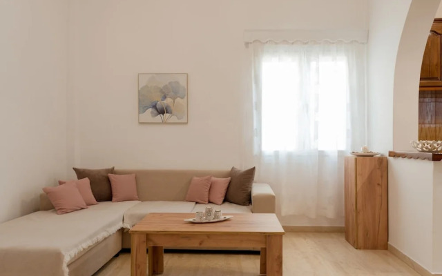 Naousa Central House Paros