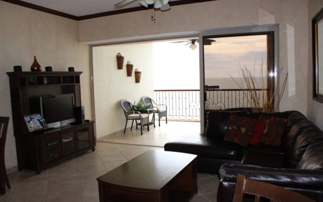 Sonoran Sky 1BR Upper SKY 406 by Casago