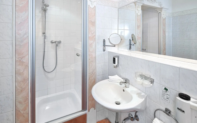 Hotel Adria München