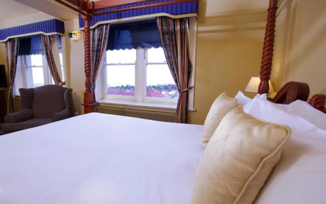 The Carrington Hotel
