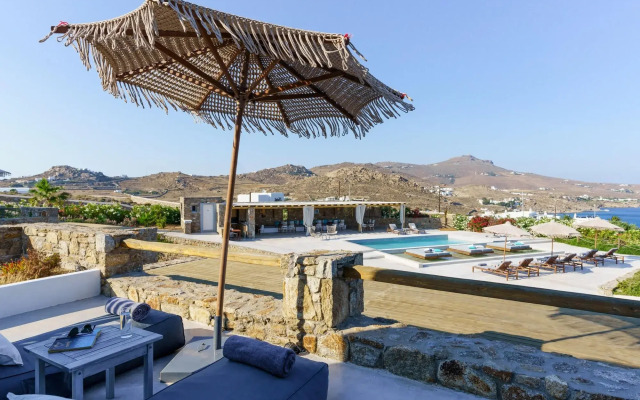 Myconian Crown Suites