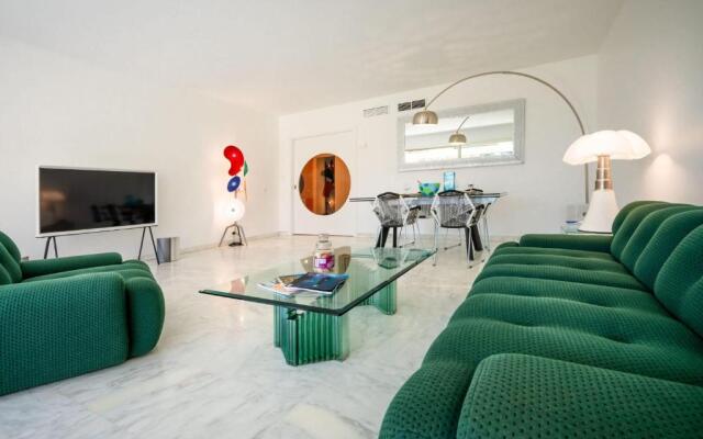 SERRENDY 100m APARTMENT TERRACE VIEW OF THE SEA SWIMMING POOL