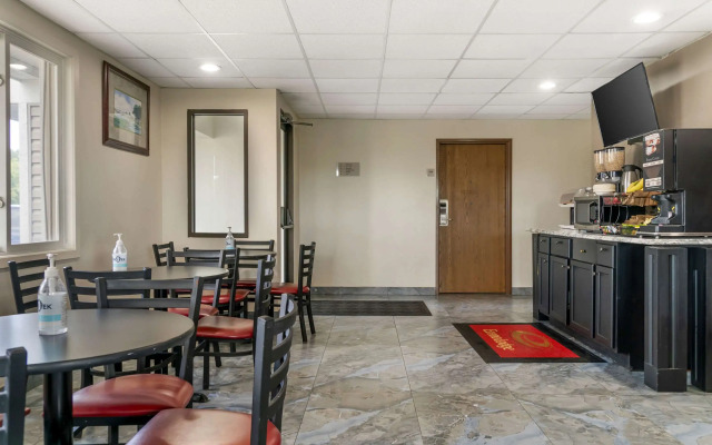 Econo Lodge Traverse City South