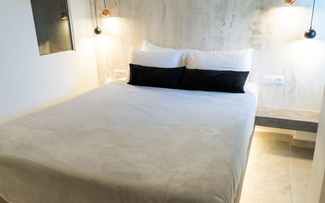 George & Joanna Suites