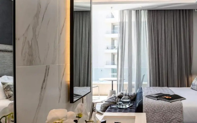 O' Two Hotel