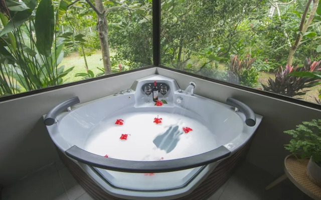Eden Organic Farm & Bungalows