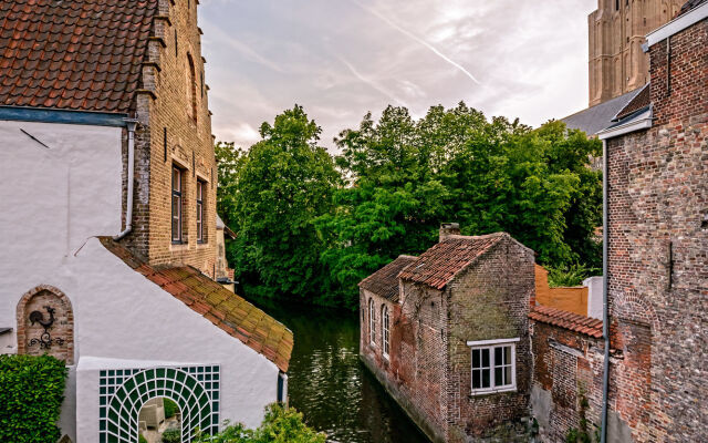 Canalside House - Luxury Guesthouse