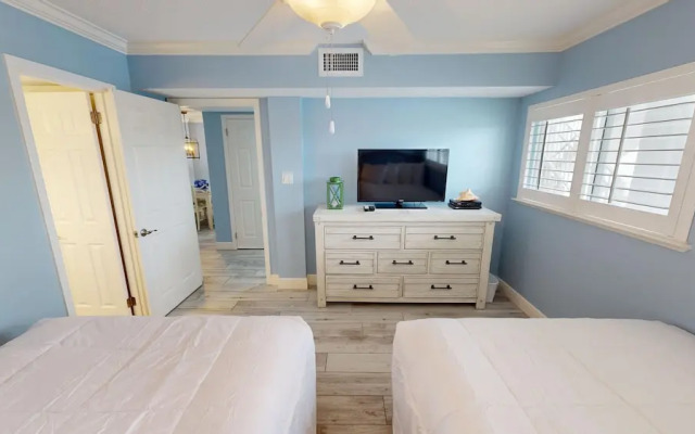 Beach House 401b 2 Bedroom Condo