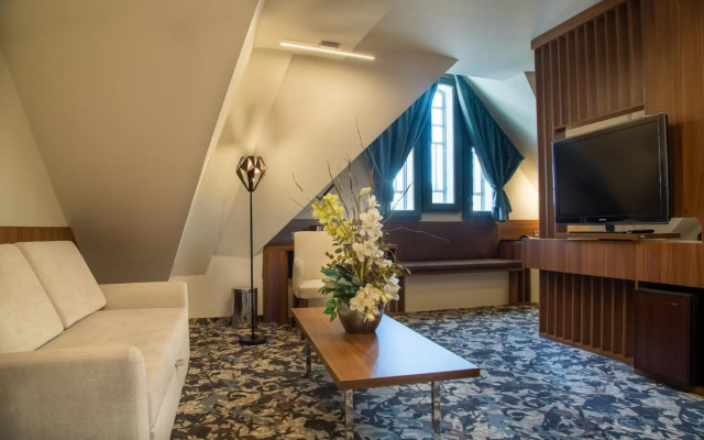 Erzsebet Kiralyne Hotel