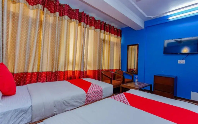 OYO 795 Hotel Holiday Inn