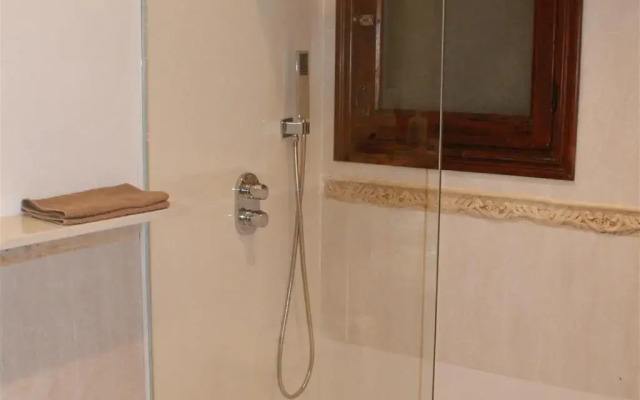 Villa up to 8 sleeps 4 bedrms 2