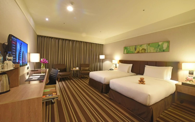 Fullon Hotel Taoyuan Airport Access MRT A8