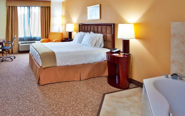 Holiday Inn Express Hotel & Suites Brooksville by IHG