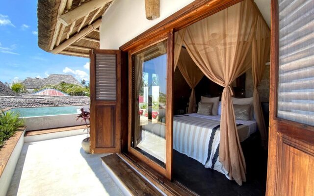 Joya' Beach Suites & Villa
