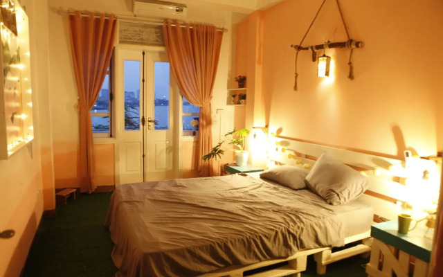 Hanoi Lake View Homestay