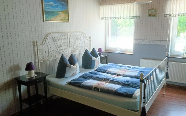 Charmante Ferienwohnung mit Garten in Wiek