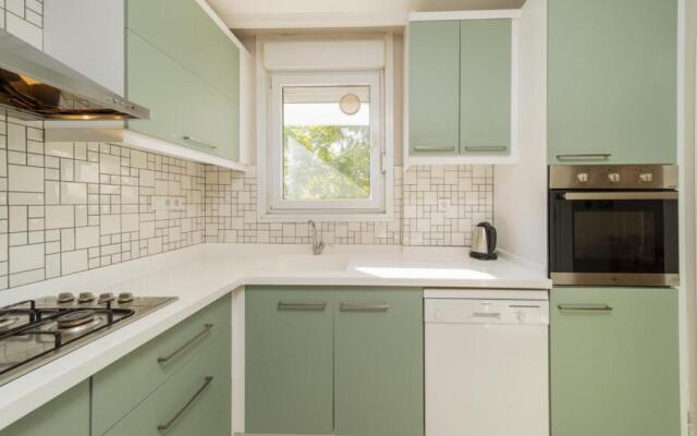 Cozy Flat with Balcony near Beach in Konyaalti