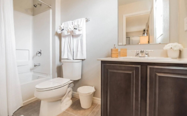 5131 Compass Bay