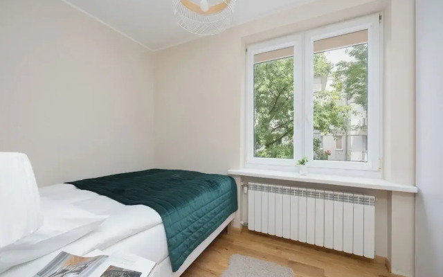 Apartment Near Old Town by Renters