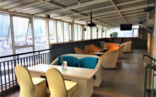D'Bamboo Suites