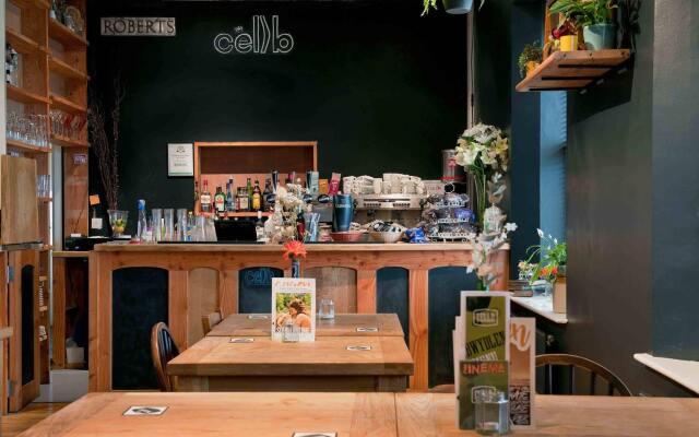 CellB - Hostel