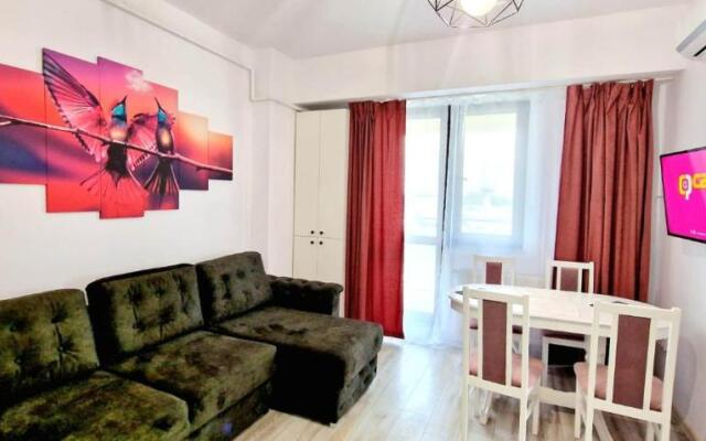 Evelyn Modern Apartment near Palas