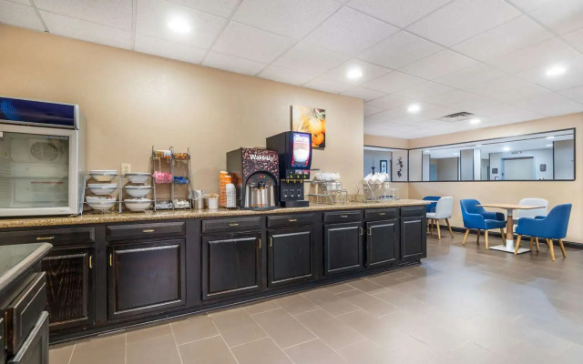 Comfort Suites Louisville Airport