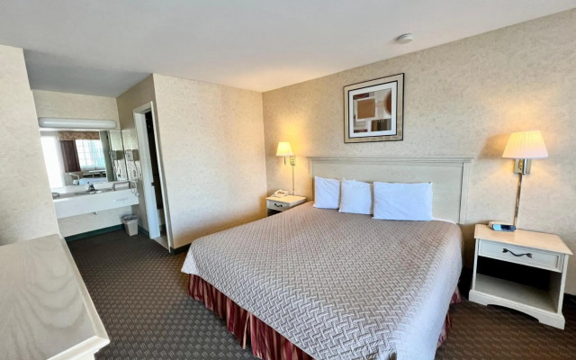 Court Plaza Inn & Suites