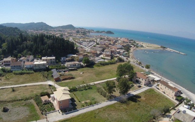 Megali Beach Nikos