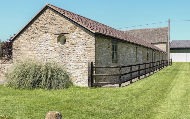 Saddlebacks Barn