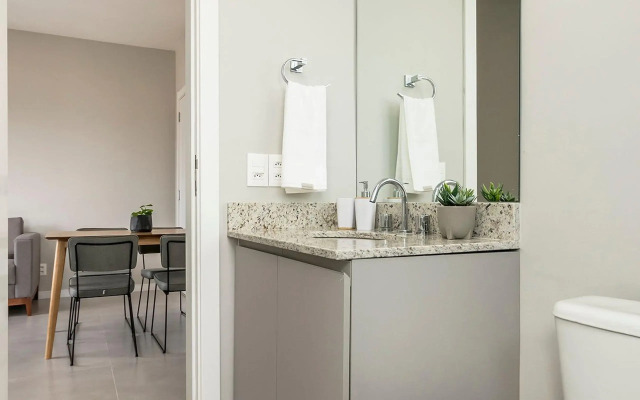 Lindo Apto para casal Porto Alegre CON1820