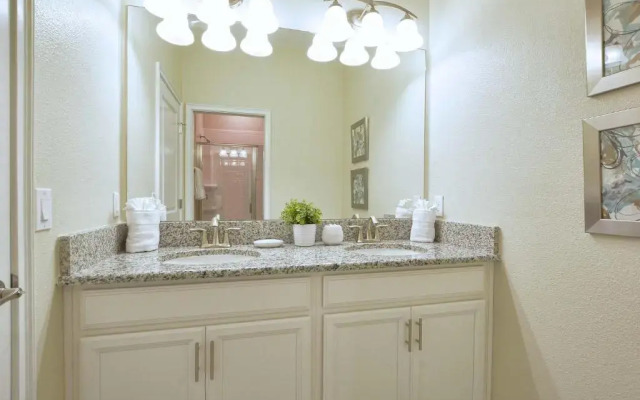 Storey Lake-5 Bedroom Townhouse w/Splashpool-1617ST