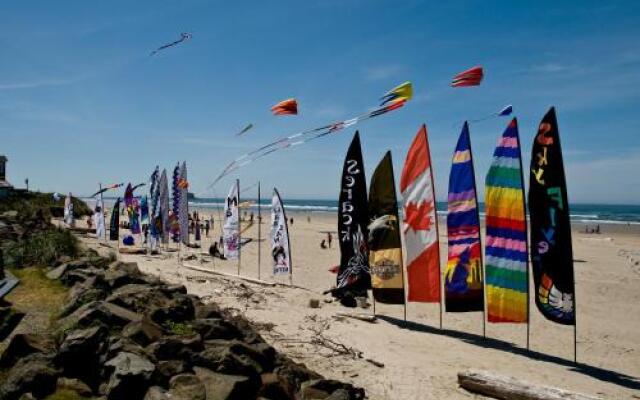 The Garibaldi House Inn & Suites