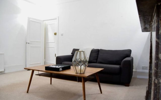 1 Bedroom Flat on Portobello Road Notting Hill