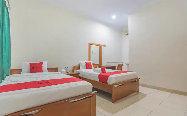 RedDoorz @ Pemuda Street