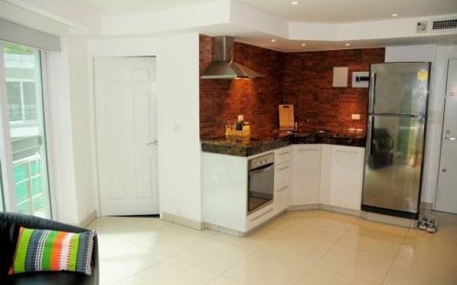 Kata Hill Seaview Apartment