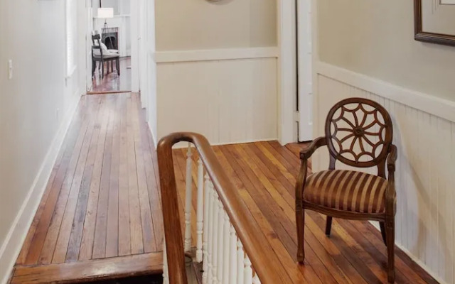 2 Bed Oasis near Forsyth Park