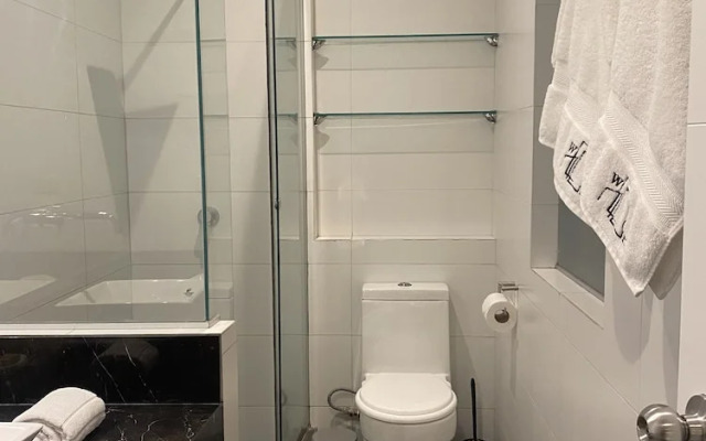 Lovely 2BR with Balcony in Miraflores
