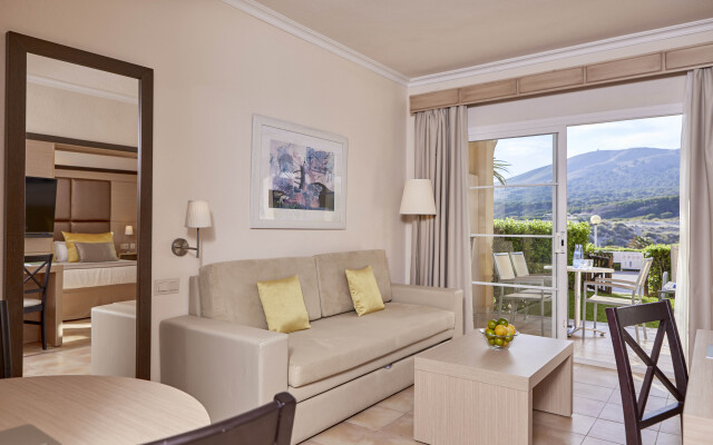 Отель Zafiro Cala Mesquida