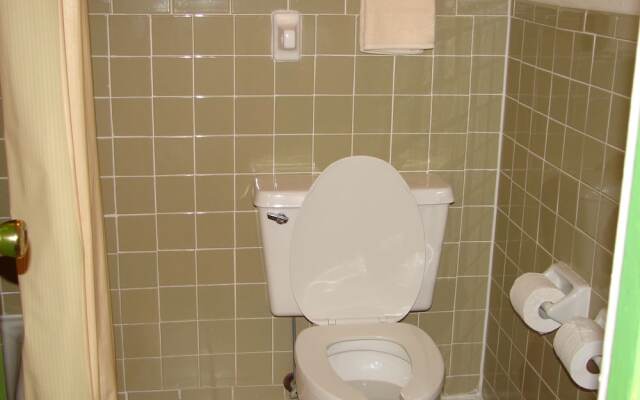 Columbus Inn & Suites