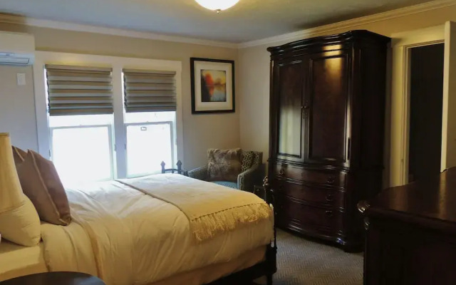 Huff House Inn and Cabins