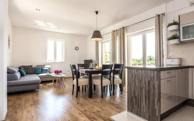 Villa Josipa-with Pool and Beautiful Garden