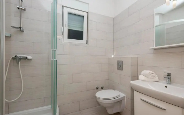 Nice Apartment in Drvenik With 1 Bedrooms and Wifi