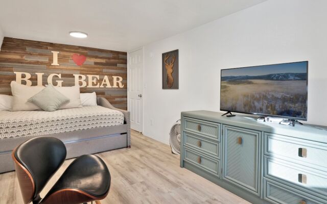 Fox & Bears Retreat#2190