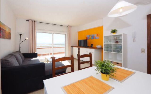 Roses Holiday Center 37940