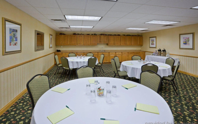 Country Inn & Suites by Radisson, Houghton, MI